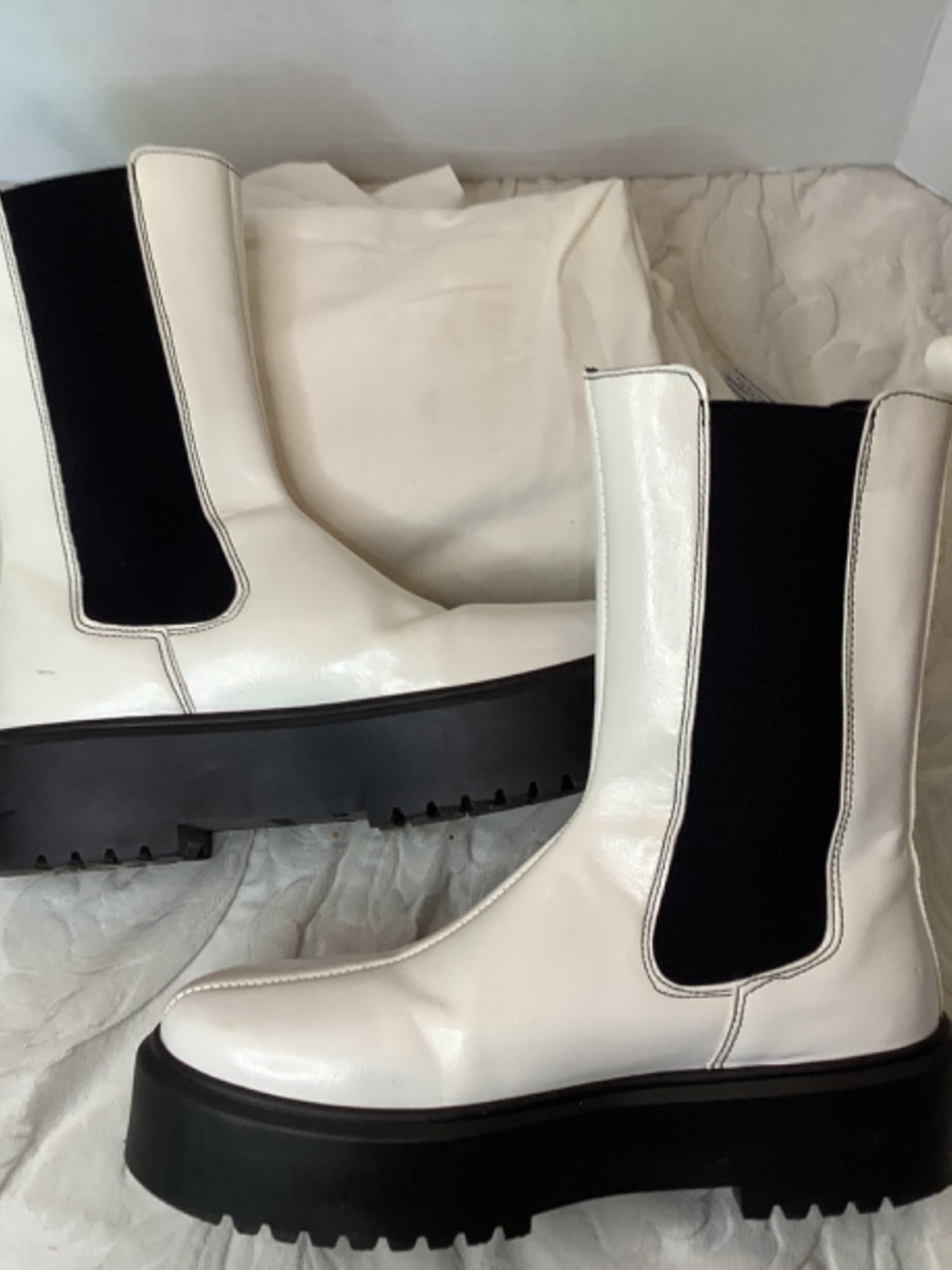 EUC ASOS design white black Chelsea boots platform - Picture 6 of 16